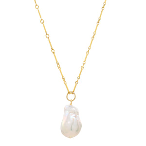 Cay Necklace in Freshwater Pearl