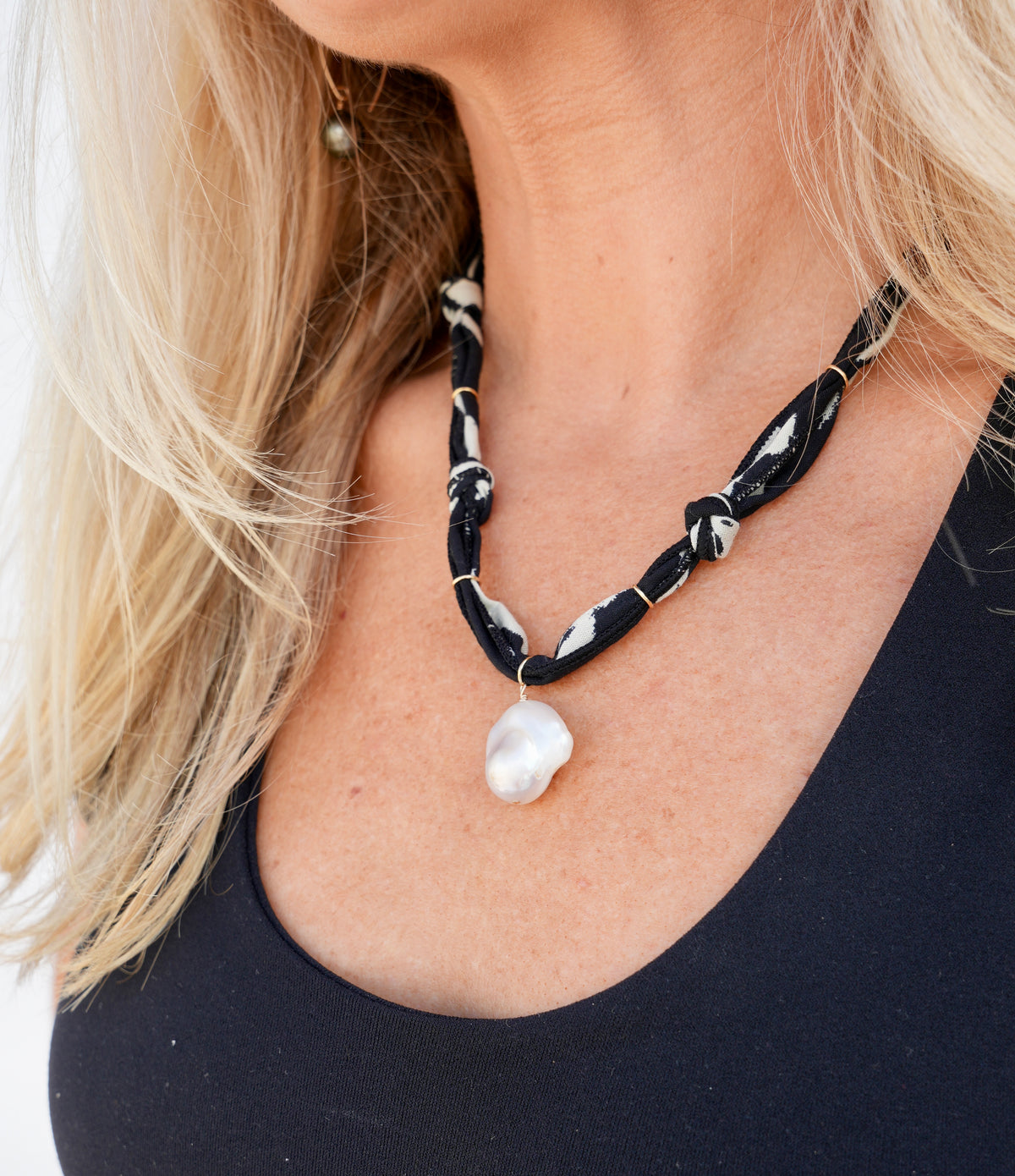 Nights in the DR Freshwater Pearl Necklace in Eclipse