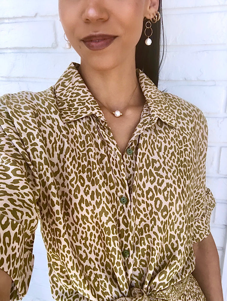
            
                Load image into Gallery viewer, Bobbi Blouse in Olive Animal
            
        