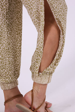 
            
                Load image into Gallery viewer, Exuma Joggers in Olive Animal
            
        