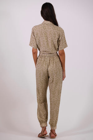 
            
                Load image into Gallery viewer, Exuma Joggers in Olive Animal
            
        