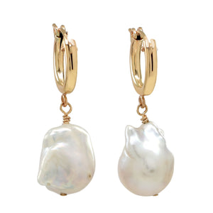 
            
                Load image into Gallery viewer, Classic Freshwater Pearl Hoops
            
        