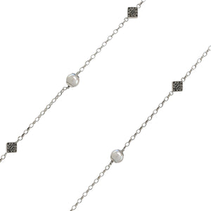 
            
                Load image into Gallery viewer, Avalon Necklace in Freshwater Pearls
            
        