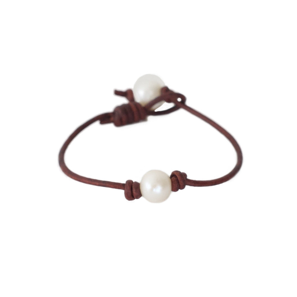 
            
                Load image into Gallery viewer, Freshwater Pearl Single Station Bracelet
            
        