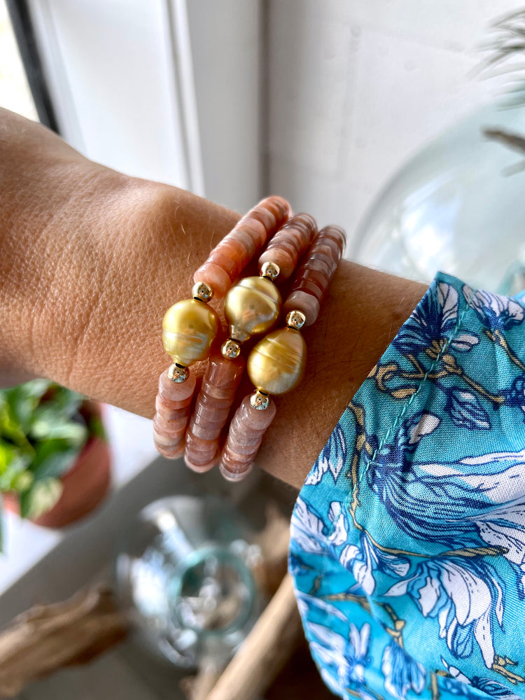 
            
                Load image into Gallery viewer, Sunstone &amp;amp; Gold South Sea Pearl Bracelet
            
        